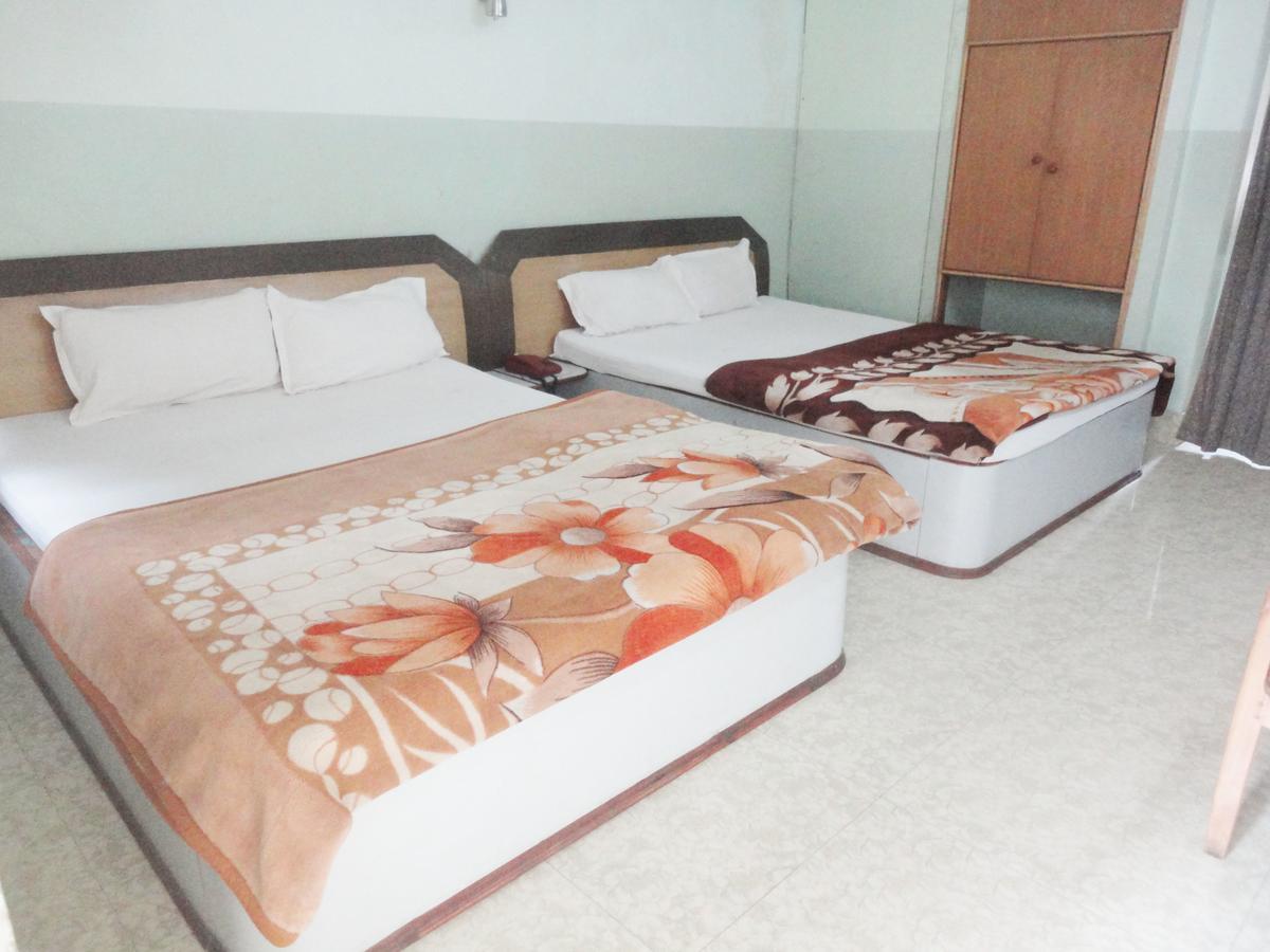 Hotel Yatrik 데오가르 외부 사진