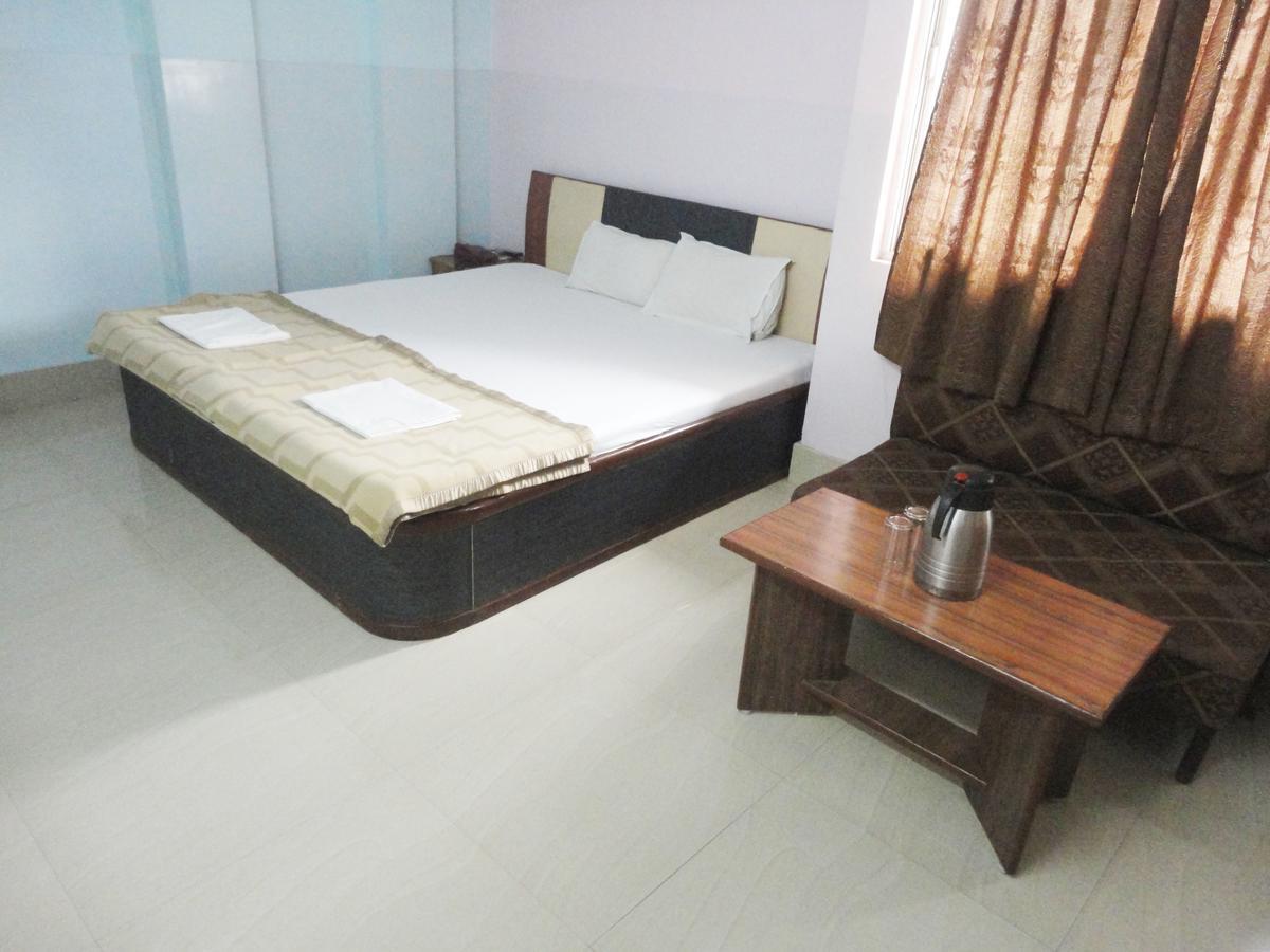 Hotel Yatrik 데오가르 외부 사진